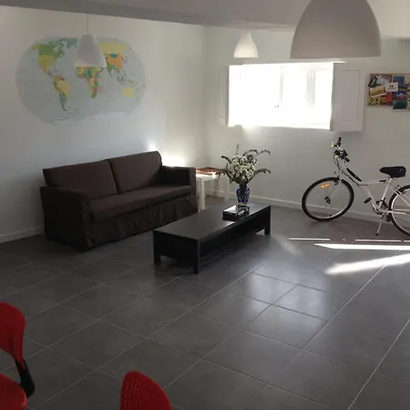 艾尔博托旅馆 旅馆 *