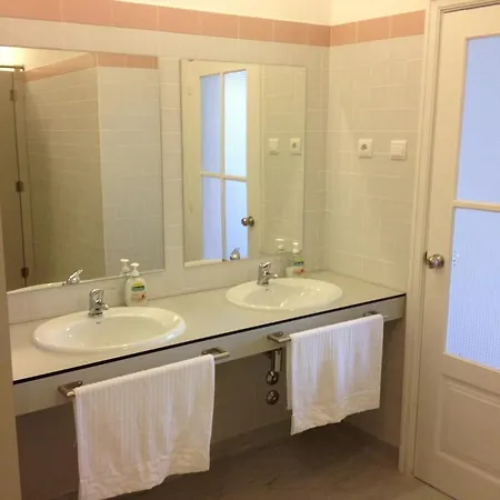 艾尔博托旅馆 * Maía