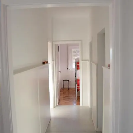 艾尔博托旅馆 *